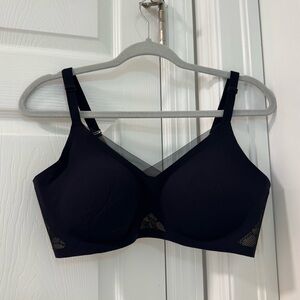Honeylove lace inset crossover wireless bra in black size large